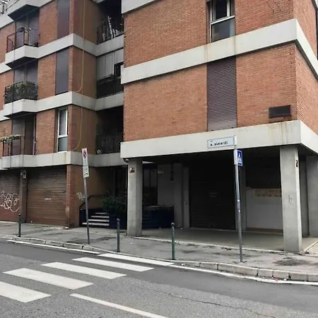 Via Aleardi, 4 Minutes From Station And Airport Shuttle *