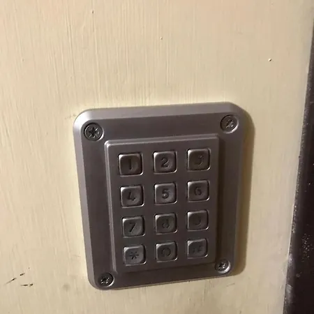 Διαμέρισμα Via Aleardi, 4 Minutes From Station And Airport Shuttle