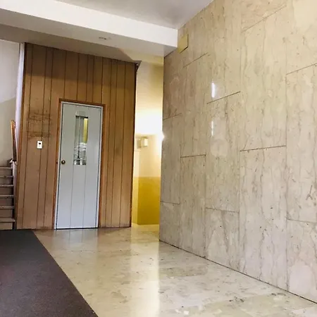 Via Aleardi, 4 Minutes From Station And Airport Shuttle Apartment