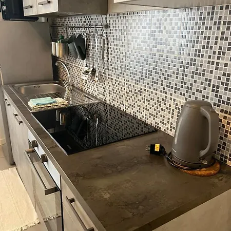 Via Aleardi, 4 Minutes From Station And Airport Shuttle Apartment *