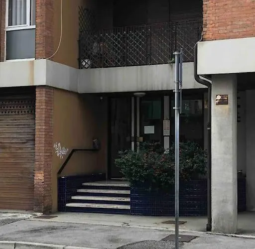 Venice, 4 Minutes From Station, Free Parking, Airport Shuttle,train Station Via Aleardi 141 Lägenhet *