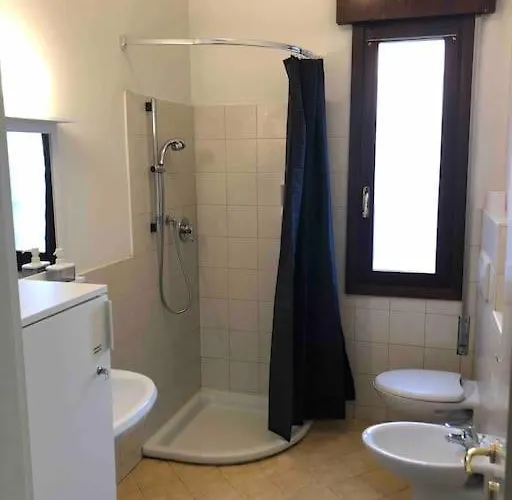 Venice, 4 Minutes From Station, Free Parking, Airport Shuttle,train Station Via Aleardi 141 Lägenhet