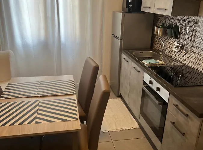 Venice, 4 Minutes From Station, Free Parking, Airport Shuttle,train Station Via Aleardi 141 *